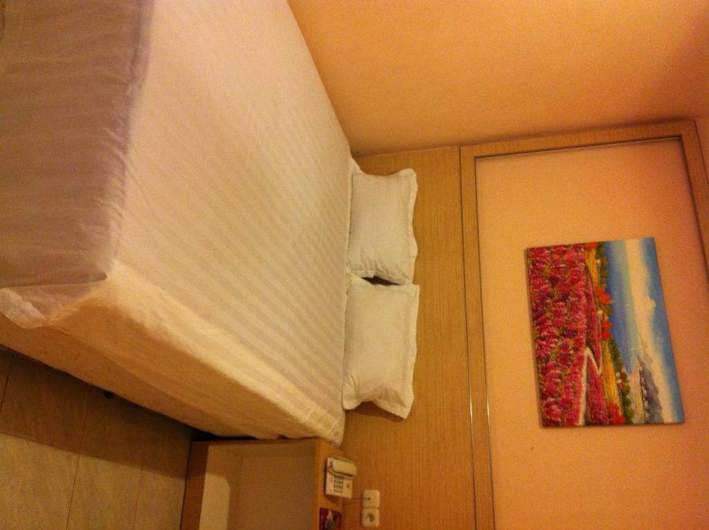 Hotel Paramount Biringkanya Pokój zdjęcie