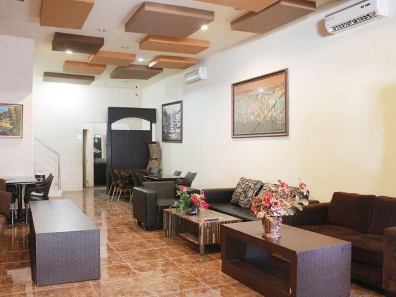 Hotel Paramount Biringkanya Zewnętrze zdjęcie
