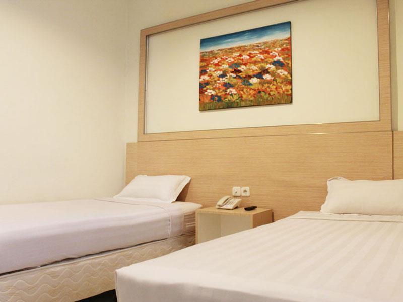 Hotel Paramount Biringkanya Zewnętrze zdjęcie